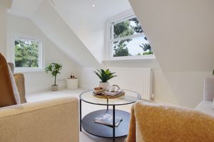 Open Plan Lounge/Diner- click for photo gallery